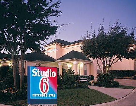 Studio 6 Van Nuys Burbank Exterior photo