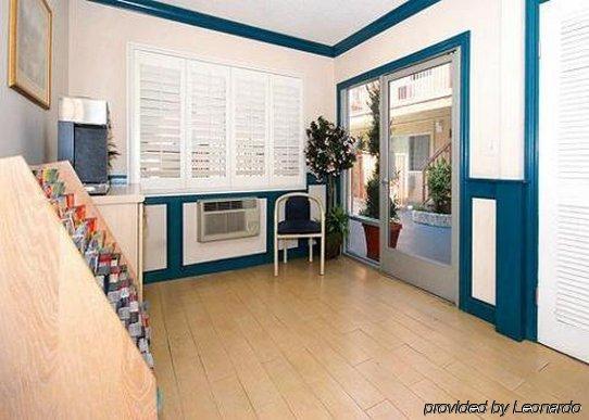 Studio 6 Van Nuys Burbank Interior photo