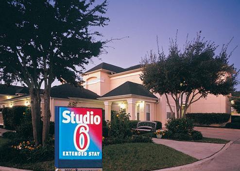 Studio 6 Van Nuys Burbank Exterior photo
